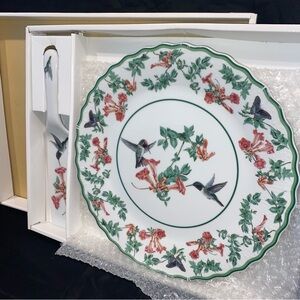 NWF 10” Hummingbird Cake Plate and Server - Like New - Original Box